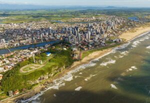 FOTO DE ARQUIVO: Vista aérea de Torres (via Pref. Torres)